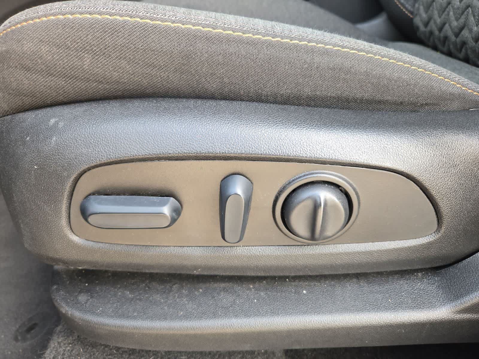 Used 2023 Chevrolet Equinox LT FWD image 15