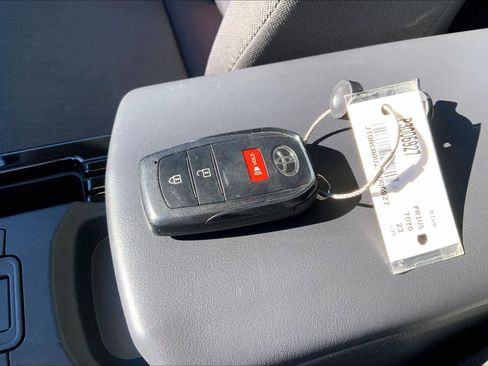 Used 2023 Toyota Prius LE image 12