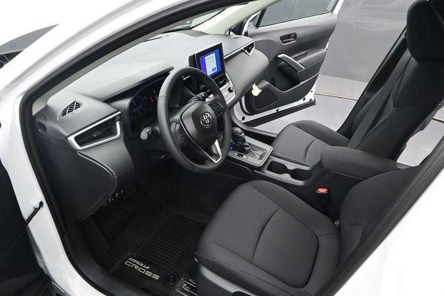New 2026 Toyota Corolla Cross LE FWD image 4