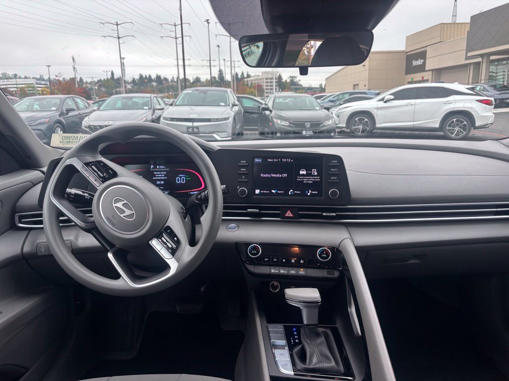 Certified 2026 Hyundai Elantra Hybrid FWD image 6