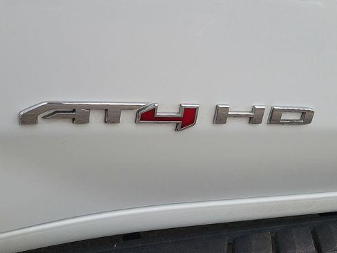 Used 2025 GMC Sierra 2500 AT4 w/ AT4 Premium Plus Package AWD/4WD image 9