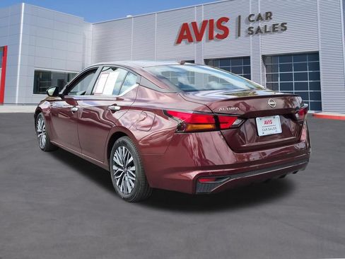 Used 2025 Nissan Altima 2.5 SV FWD image 9