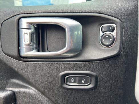 Used 2021 Jeep Wrangler Unlimited Sport image 15