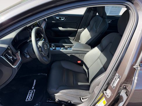 Used 2024 Volvo S60 B5 Plus image 10