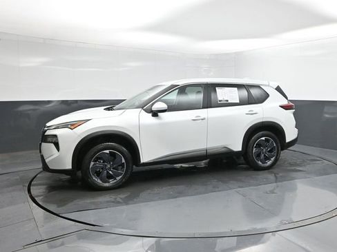 Used 2025 Nissan Rogue SV FWD image 11