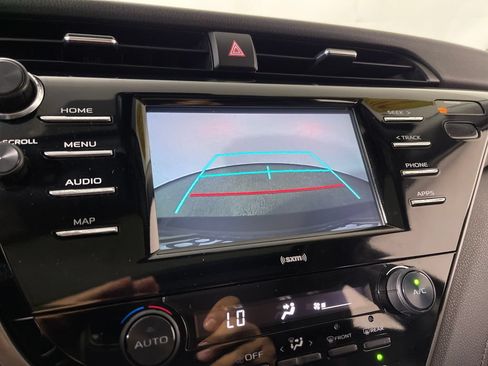 Certified 2020 Toyota Camry SE FWD image 22