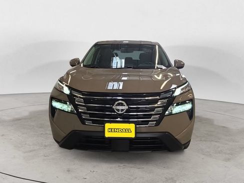 Used 2025 Nissan Rogue SV AWD/4WD image 2