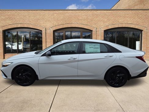 New 2026 Hyundai Elantra Sport image 7