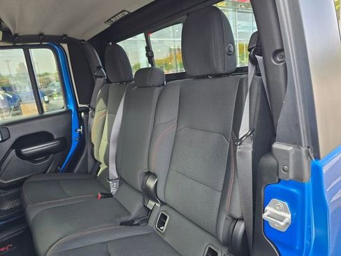 Used 2021 Jeep Gladiator Rubicon AWD/4WD image 22