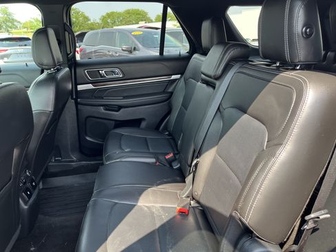 Used 2018 Ford Explorer Limited AWD/4WD image 15
