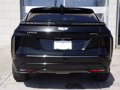 New 2024 Cadillac Lyriq Luxury image 6