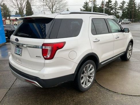 Used 2017 Ford Explorer Limited image 8
