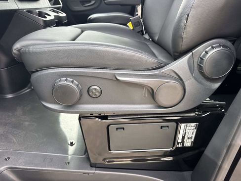 Used 2025 Mercedes-Benz Sprinter 2500 image 20