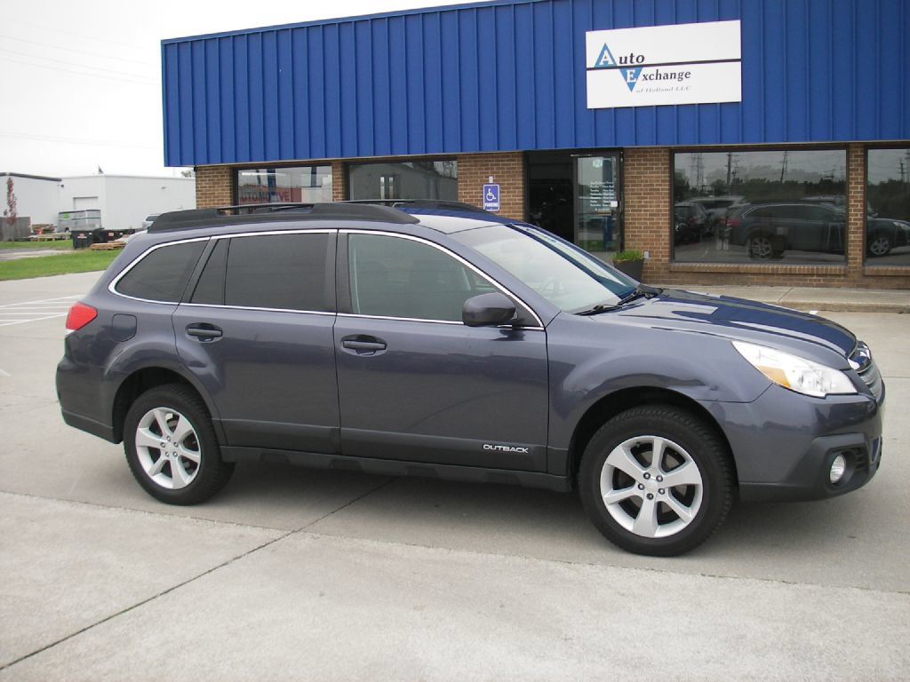 Used 2014 Subaru Outback 2.5i Premium AWD/4WD image 3