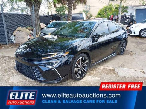 Used 2025 Toyota Camry XSE image 3