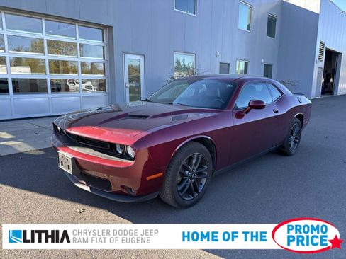 Used 2019 Dodge Challenger SXT w/ Plus Package image 1