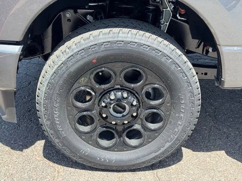 New 2026 Ford F250 Lariat w/ Black Appearance Package AWD/4WD image 9