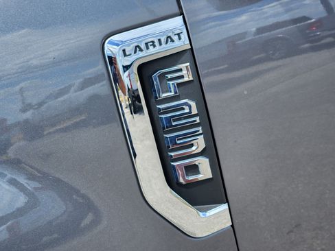 Used 2022 Ford F250 Lariat w/ Lariat Ultimate Package AWD/4WD image 12