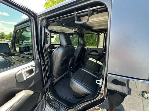 Used 2021 Jeep Gladiator Overland w/ Popular Equipment Package AWD/4WD image 18