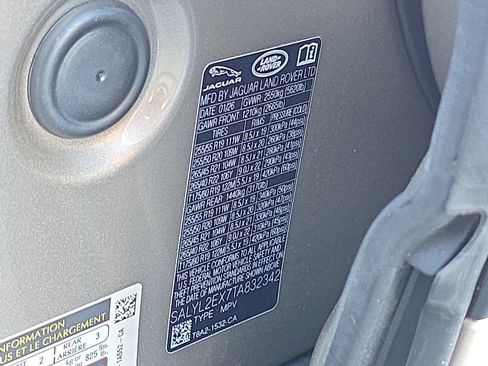 New 2026 Land Rover Range Rover Velar Dynamic SE image 37