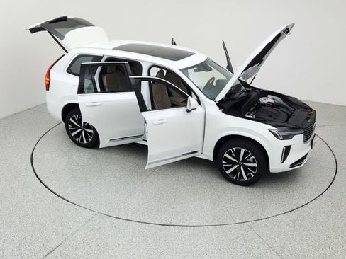 New 2026 Volvo XC90 B5 Core image 35