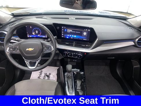 Used 2024 Chevrolet Trax LT w/ Driver Confidence Package FWD image 22