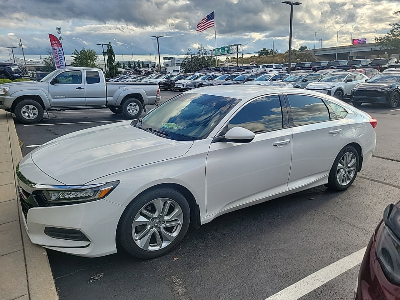 Used 2018 Honda Accord LX image 3