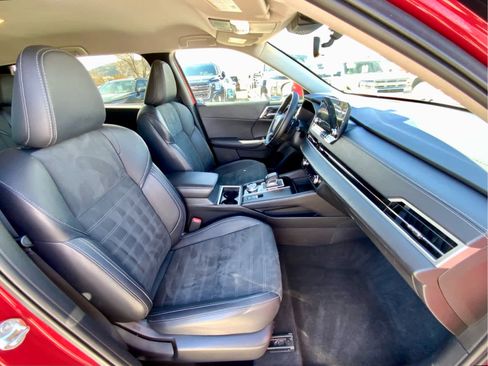 Used 2024 Mitsubishi Outlander SE image 17