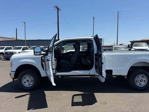 New 2026 Ford F250 XL w/ XL Chrome Package AWD/4WD image 12
