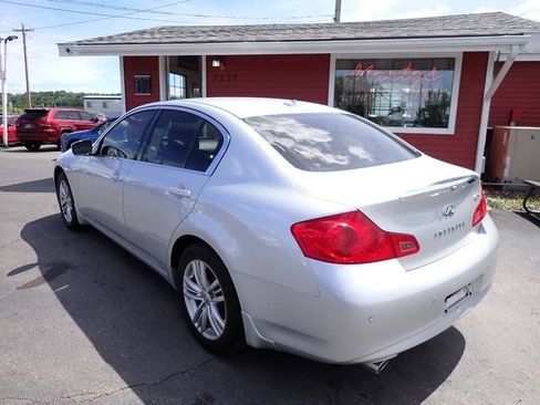 Used 2013 INFINITI G37 x Sedan w/ Premium Pkg AWD/4WD image 4