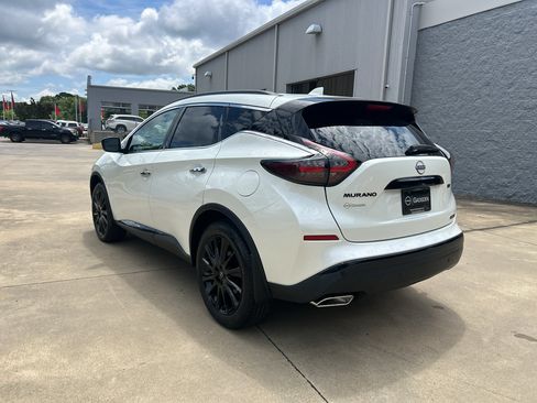 Certified 2024 Nissan Murano SV w/ SV Midnight Edition Package FWD image 5
