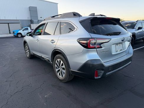 Used 2021 Subaru Outback AWD/4WD image 5