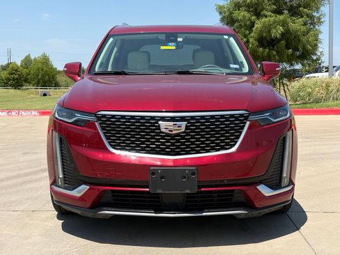 Used 2020 Cadillac XT6 Premium Luxury FWD image 2