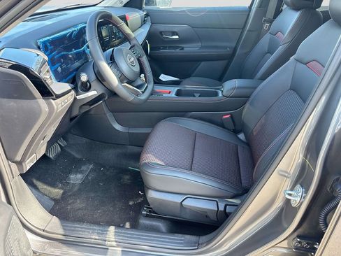 New 2026 Nissan Kicks SR w/ SR Premium Package image 9