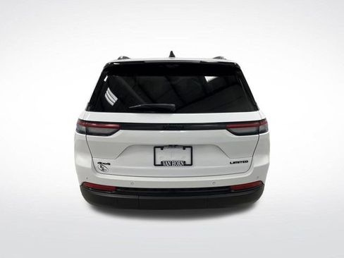 Used 2023 Jeep Grand Cherokee Limited w/ Luxury Tech Group II image 13