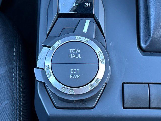 Used 2025 Toyota Tacoma SR5 AWD/4WD image 52