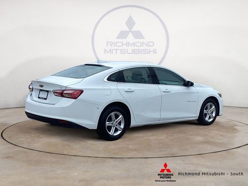 Used 2022 Chevrolet Malibu LT image 3