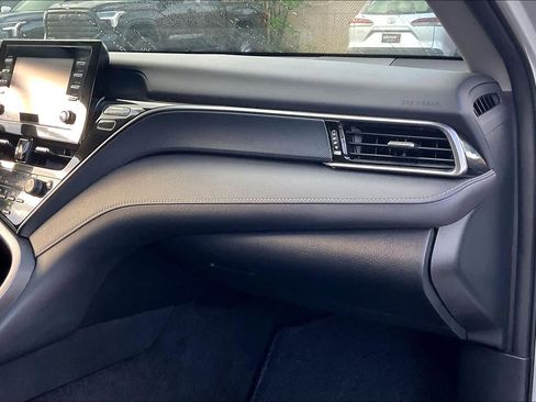 Used 2023 Toyota Camry SE w/ Convenience Package image 18