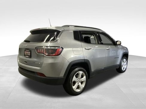 Used 2018 Jeep Compass Latitude w/ Popular Equipment Group AWD/4WD image 10