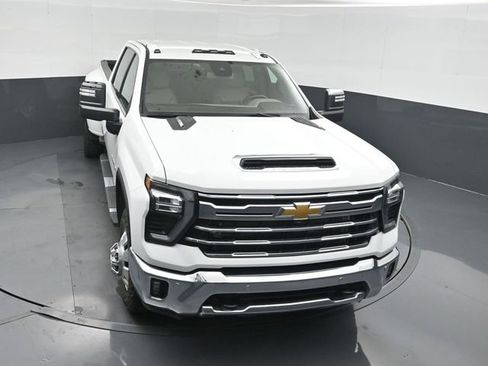Used 2025 Chevrolet Silverado 3500 LTZ w/ LTZ Plus Package AWD/4WD image 37