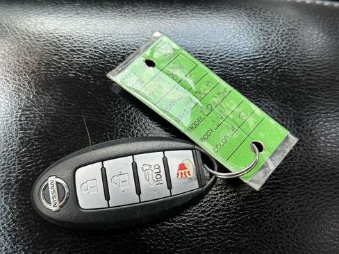 Used 2016 Nissan Rogue SL w/ SL Premium Package image 54