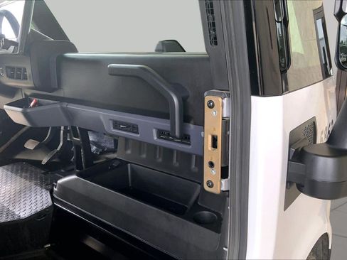Used 2025 Chevrolet Brightdrop 600 FWD image 16