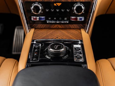 Certified 2022 Rolls-Royce Cullinan image 33