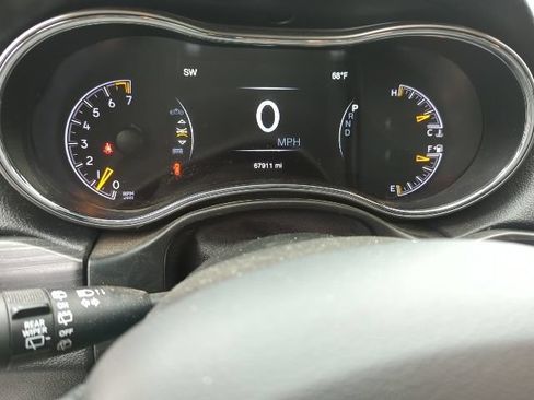 Used 2019 Jeep Grand Cherokee Limited AWD/4WD image 6