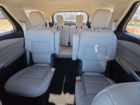 Used 2023 Ford Explorer XLT w/ Equipment Group 202A image 22