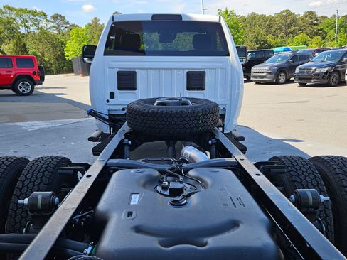 New 2026 RAM 3500 Tradesman AWD/4WD image 24