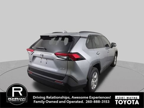 Used 2021 Toyota RAV4 XLE FWD image 6