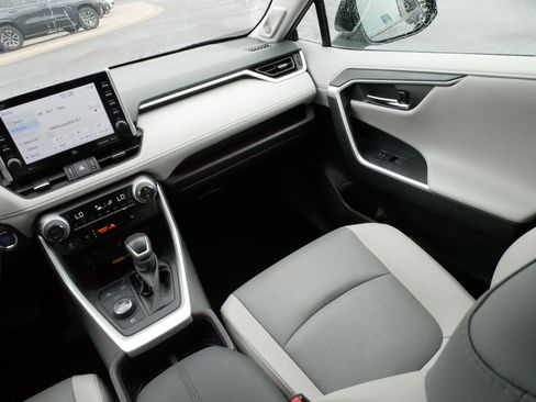 Used 2022 Toyota RAV4 Limited AWD/4WD image 11