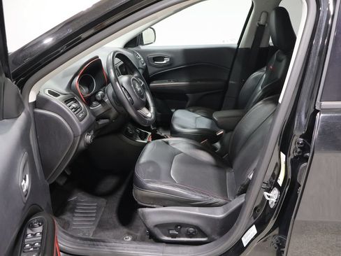 Used 2017 Jeep Compass Trailhawk w/ Leather Interior Group AWD/4WD image 10