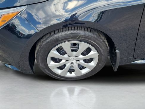 Used 2025 Toyota Corolla LE FWD image 27